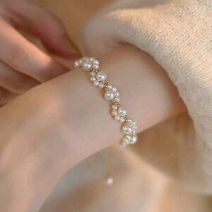 Elegant Pearl Bracelet